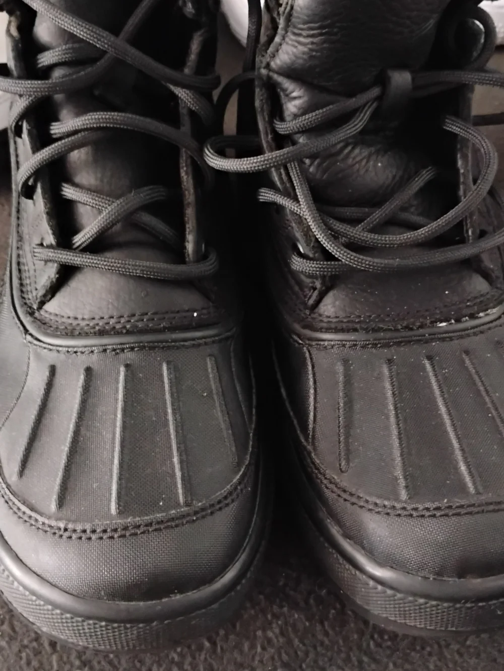 Nike Men's Black Waterproof Lace-Up Duck Boots